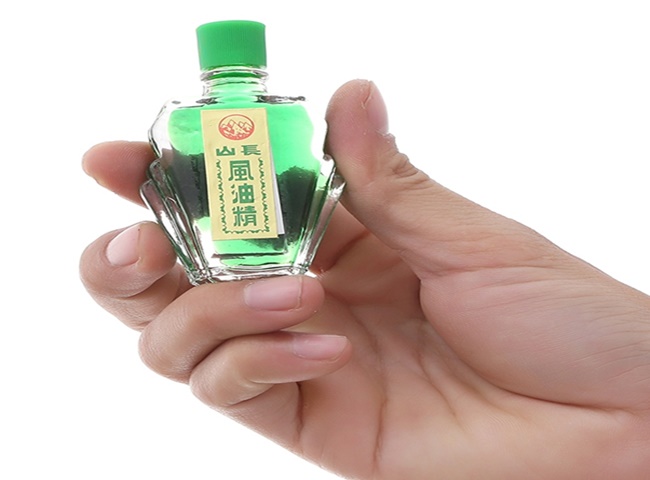 Sử dụng dầu gi&oacute; trong việc khử m&ugrave;i h&ocirc;i bồn cầu