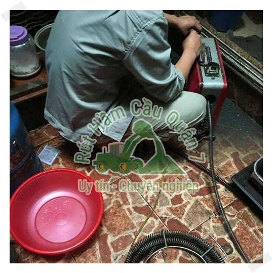 Bồn cầu quá đầy dẫn đến bị nghẹt