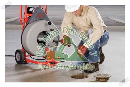 Dịch vụ hút bể phốt uy tín của công ty thông cống nghẹt quận 7 Thanh Long